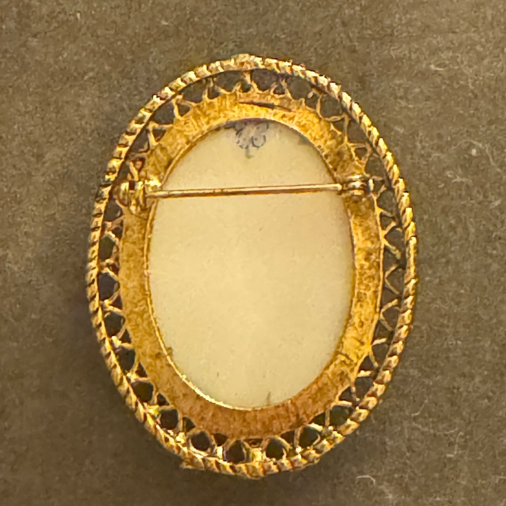 Painted Floral Ceramic Goldtone Brooch - Picture 6 of 7